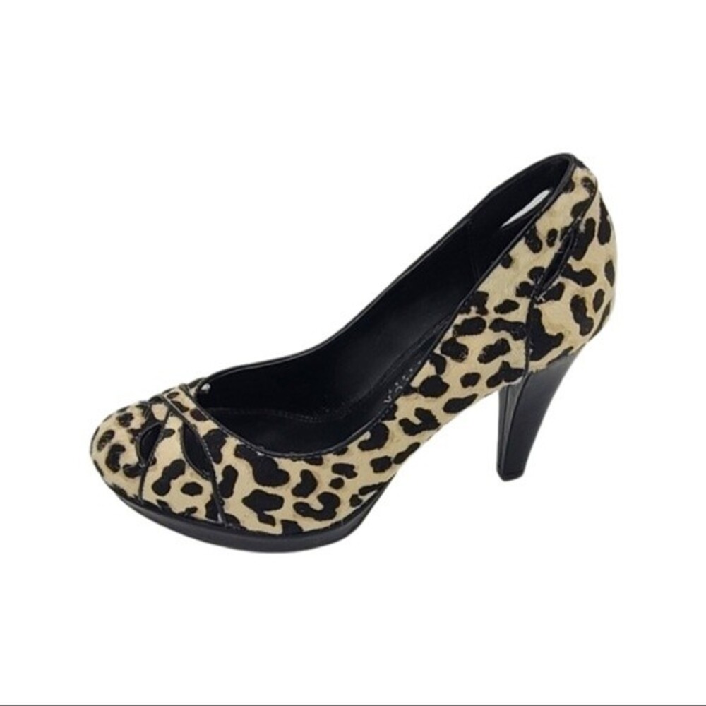 White House Black Market Leopard Print Heels - Chic Statement Pump - Picture 2 of 7